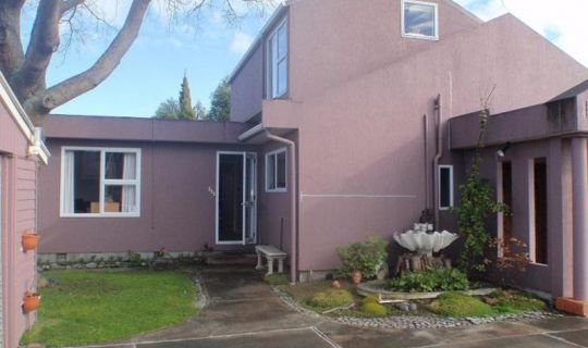 Purple-der House Accommodation Christchurch