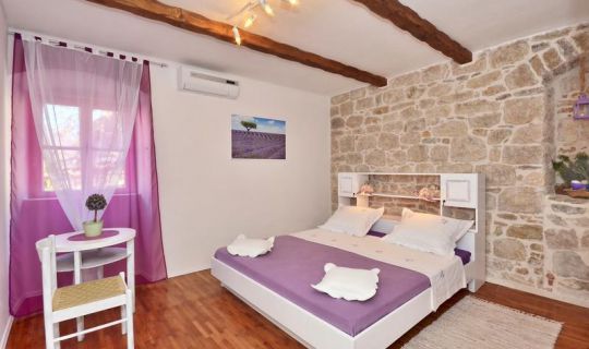 Split center Authentic Rooms in stone villa Split